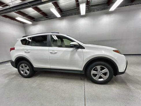Used 2015 Toyota RAV4 XLE AWD/4WD image 9