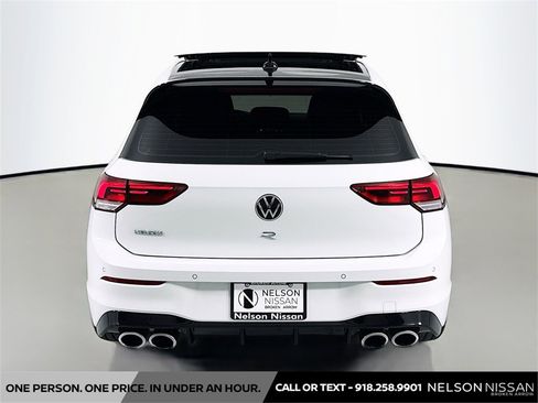 Used 2022 Volkswagen Golf R image 6