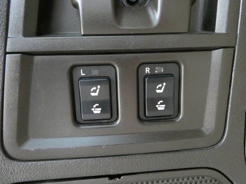 Used 2008 Toyota Sequoia Limited AWD/4WD image 31