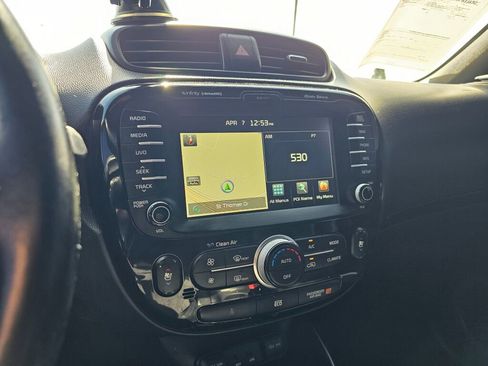 Used 2014 Kia Soul ! w/ Sun & Sound Package FWD image 19
