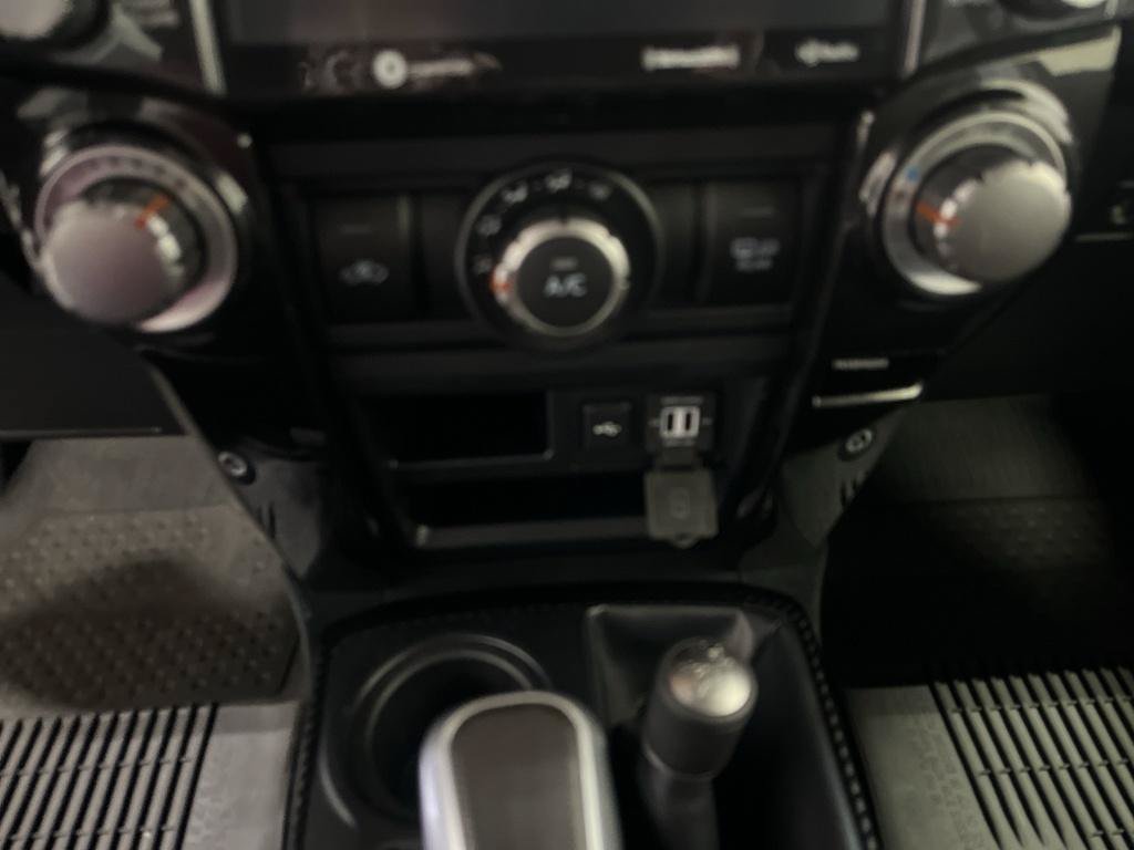Used 2022 Toyota 4Runner TRD Off-Road AWD/4WD image 18