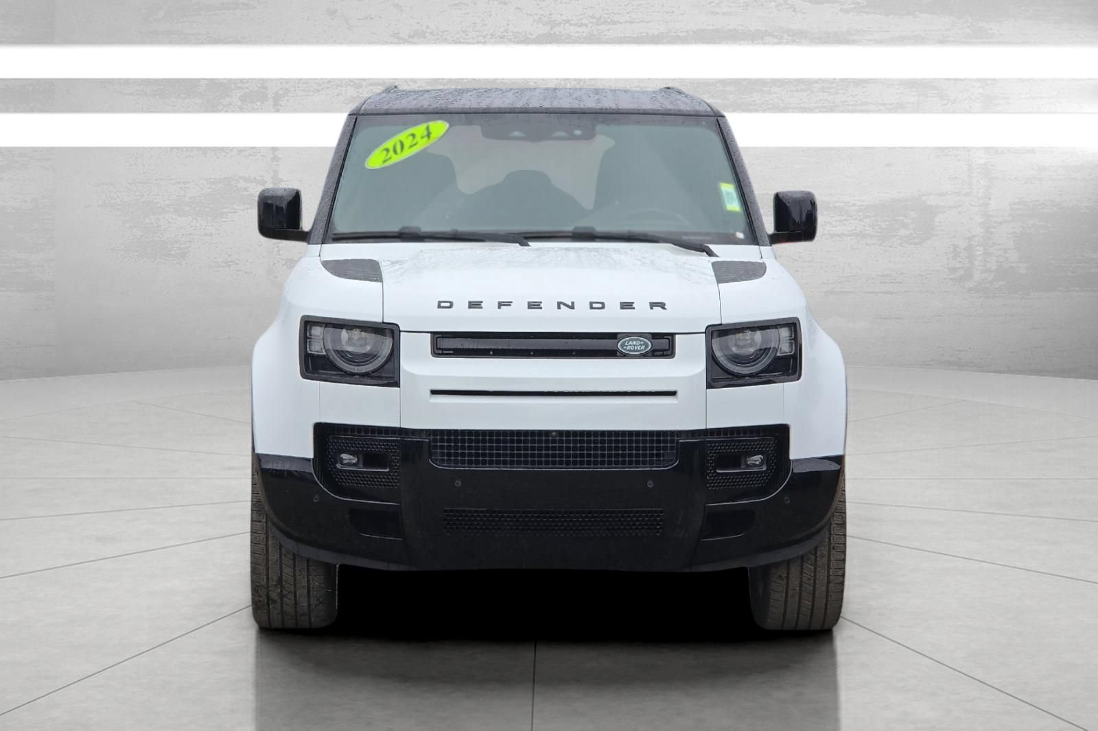 Used 2024 Land Rover Defender 110 X-Dynamic SE AWD/4WD image 6