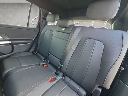 Used 2025 Mercedes-Benz GLB 250 image 22