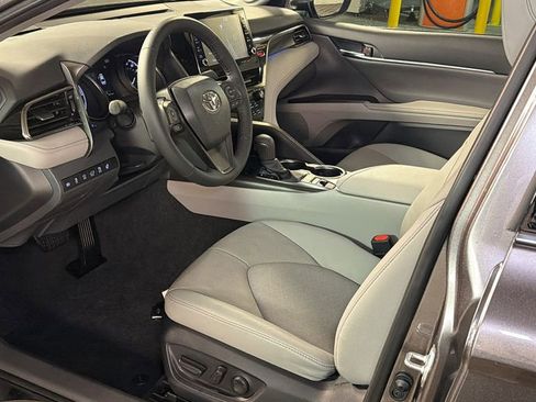 Used 2024 Toyota Camry XSE w/ Navigation Package image 24