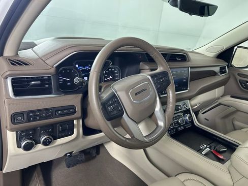 Used 2021 GMC Yukon Denali w/ Denali Premium Package image 14