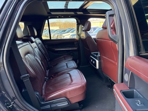 Used 2024 Ford Expedition Limited image 14