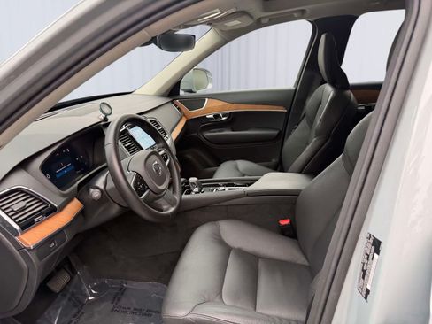 Used 2025 Volvo XC90 B6 Plus AWD/4WD image 16