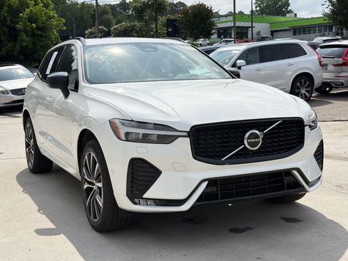 Used 2023 Volvo XC60 B5 Plus w/ Climate Package AWD/4WD image 7