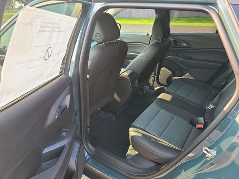 New 2026 Chevrolet Trax LT w/ LT Convenience Package FWD image 18