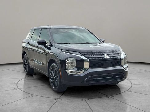 Used 2023 Mitsubishi Outlander SE Black Edition AWD/4WD image 14