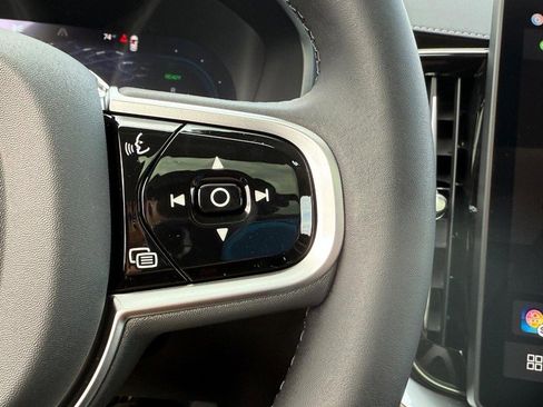 New 2025 Volvo XC90 T8 Ultra w/ Protection Package Premier image 13