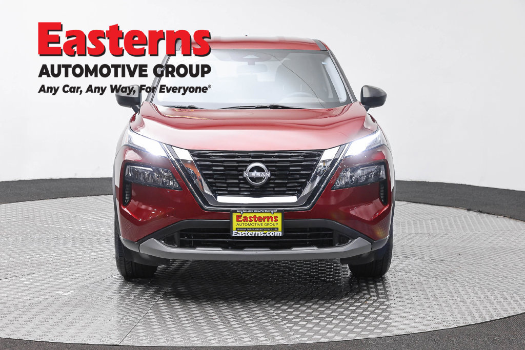 Used 2023 Nissan Rogue S AWD/4WD image 3