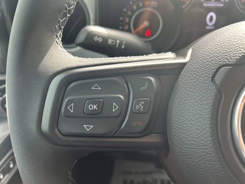 New 2025 Jeep Gladiator Sport image 16