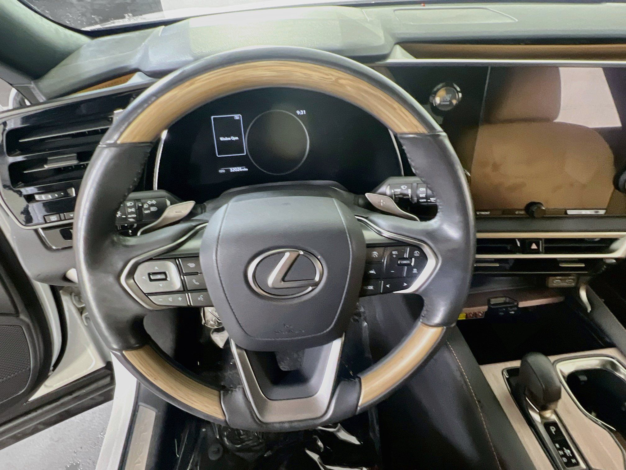 Used 2023 Lexus RX 350 Premium w/ Accessory Package AWD/4WD image 11