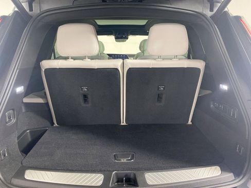 New 2026 Cadillac Vistiq Sport w/ LPO, Floor Liner Package image 27