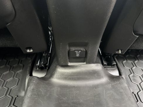 Used 2017 Jeep Renegade Trailhawk w/ Premium Trailhawk Package image 32