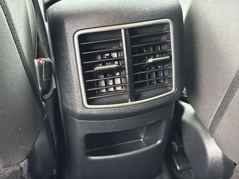 Used 2024 Kia Sportage LX image 9