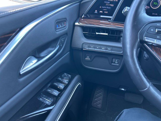 Used 2022 Cadillac Escalade Premium Luxury AWD/4WD image 13