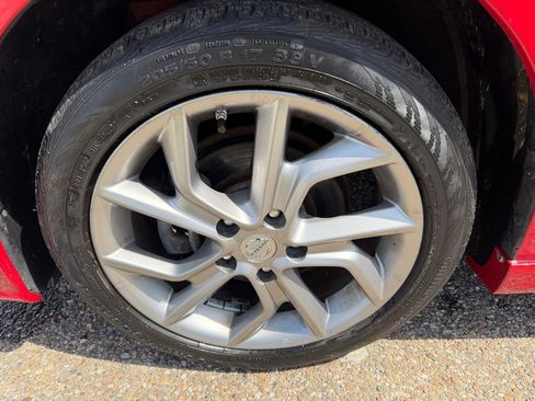 Used 2015 Nissan Sentra SR w/ SR Premium Package FWD image 14