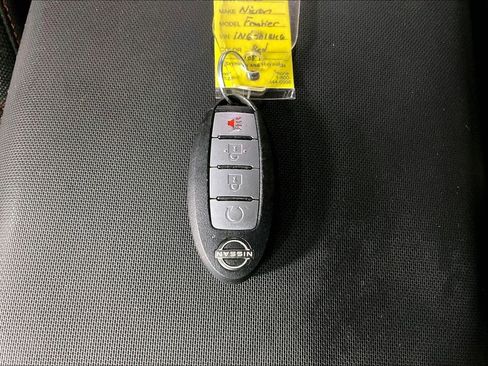 Used 2022 Nissan Frontier PRO-4X w/ Technology Package image 14