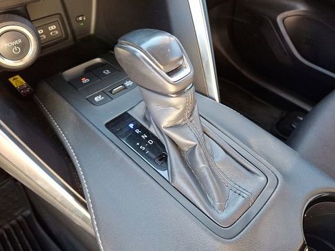 Certified 2024 Toyota Venza LE image 16