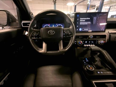 Used 2025 Toyota 4Runner TRD Sport Premium w/ Tow Technology Package image 5