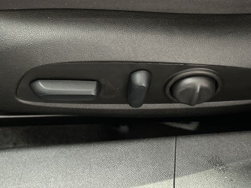 Used 2025 Chevrolet Malibu LT FWD image 19