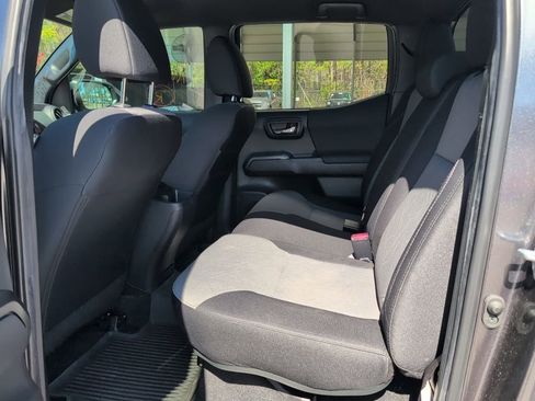 Used 2023 Toyota Tacoma TRD Sport image 8