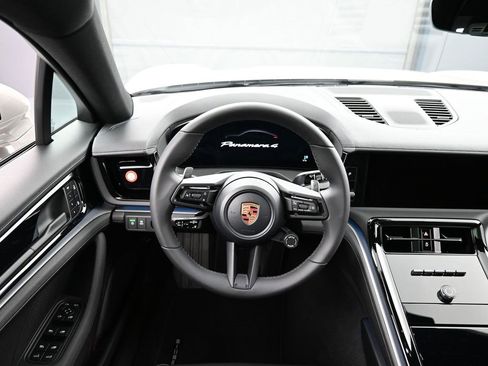 New 2026 Porsche Panamera 4 image 18