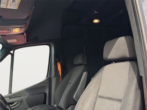 Used 2021 Mercedes-Benz Sprinter 2500 image 13