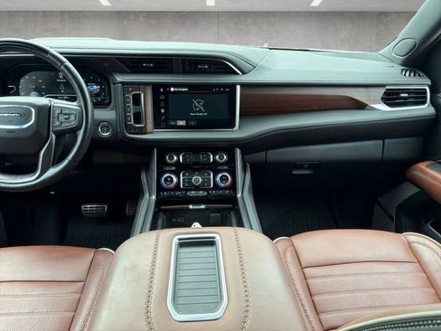 Certified 2024 GMC Yukon XL Denali Ultimate AWD/4WD image 3