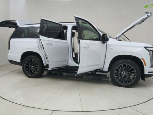Used 2026 Cadillac Escalade Platinum Sport AWD/4WD image 75