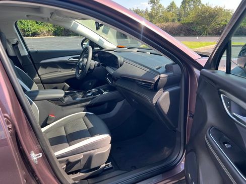 Used 2024 Buick Envision Sport Touring AWD/4WD image 10
