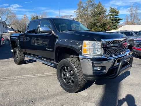 Used 2011 Chevrolet Silverado 2500 LTZ w/ LTZ Plus Package image 8