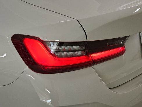 Used 2025 BMW 330i Sedan w/ Convenience Package RWD image 32