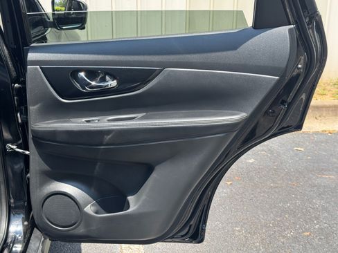 Used 2019 Nissan Rogue SL AWD/4WD image 43