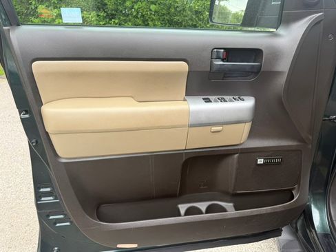 Used 2008 Toyota Sequoia SR5 AWD/4WD image 13