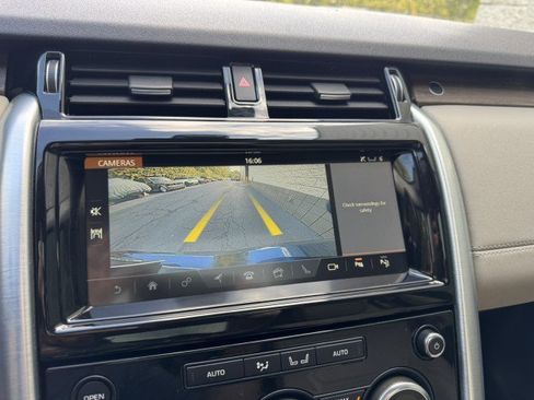 Used 2019 Land Rover Discovery HSE image 24