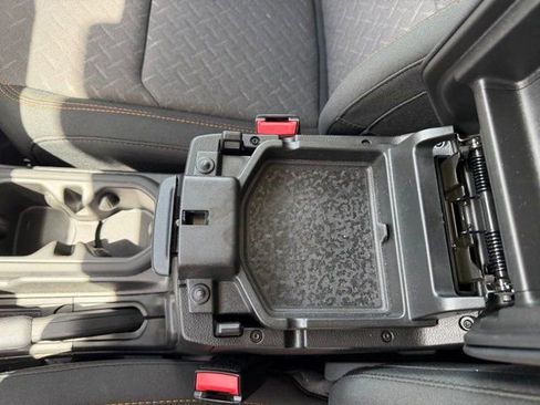 Used 2025 Jeep Gladiator Mojave w/ Convenience Group image 24