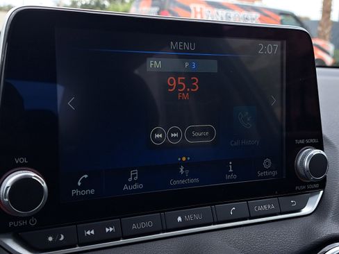 Used 2024 Nissan Sentra SV image 23