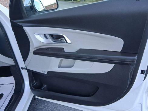 Used 2016 Chevrolet Equinox LTZ w/ Enhanced Convenience Package FWD image 21