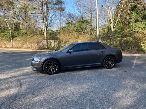 Used 2016 Chrysler 300 S w/ 300S Premium Group image 8