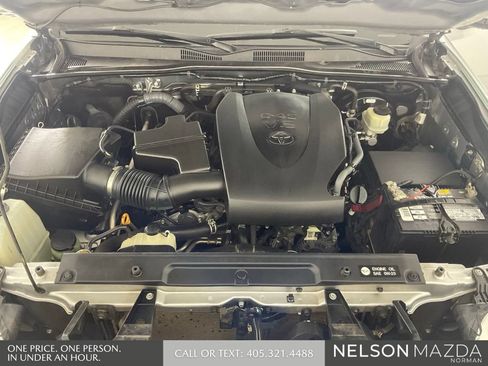 Used 2017 Toyota Tacoma SR5 w/ Tow Package RWD image 51