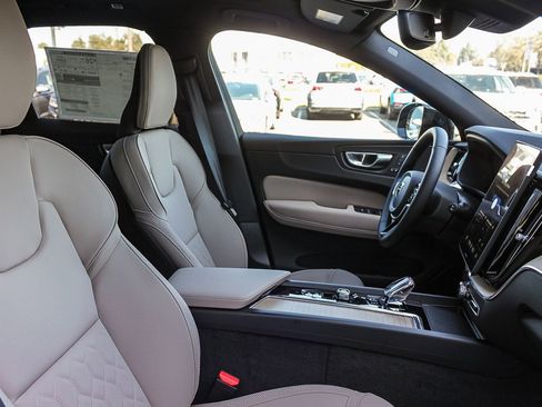 New 2026 Volvo XC60 B5 Core image 19
