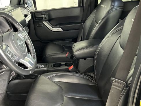 Used 2017 Jeep Wrangler Unlimited Rubicon AWD/4WD image 12
