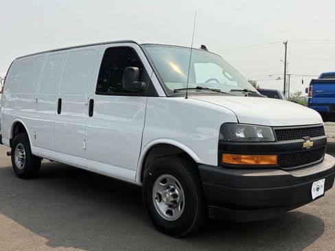 Used 2020 Chevrolet Express 2500 w/ Communications Package RWD image 2
