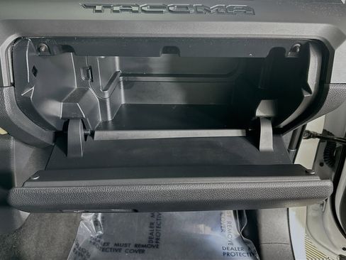 Used 2024 Toyota Tacoma SR image 32