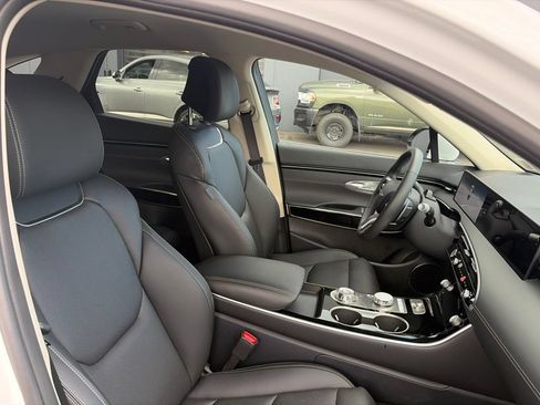 Certified 2026 Genesis GV70 2.5T AWD/4WD image 9