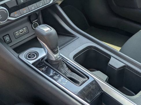 Used 2025 Nissan Sentra SV FWD image 20