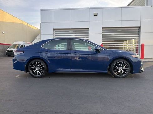 Used 2024 Toyota Camry SE w/ Cold Weather Package image 6